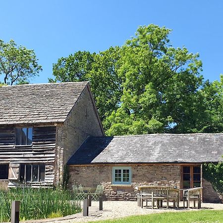 The Threshing Barn At Penrhos Court Villa Kington  Kamer foto