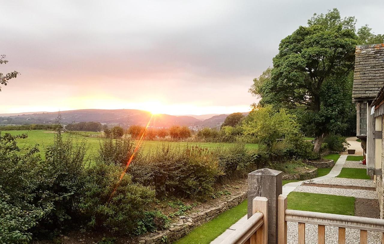 The Threshing Barn At Penrhos Court Villa Kington  Buitenkant foto